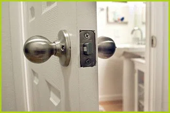 Expert Locksmith Services Vauxhall, NJ 908-512-7795 - 14-unlock-door